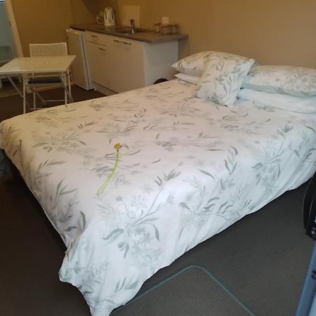Best Budget Bed And Ensuite - Private Access Close To Beach Waihi Exterior foto